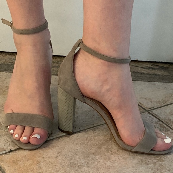 Vince Camuto Malissa strap heel shoes size 6.5 - Picture 1 of 15